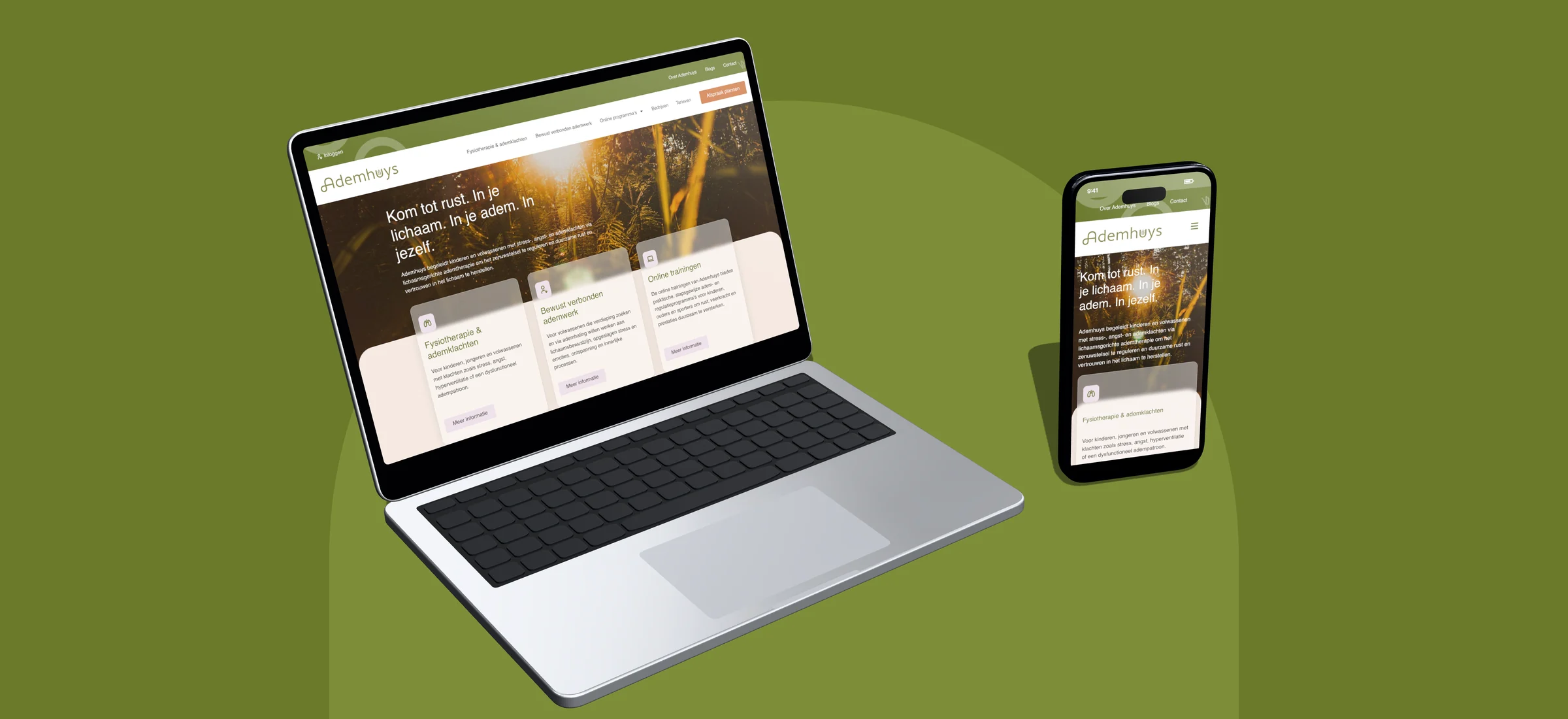 Ontwerp van de website van Ademhuys op laptop en telefoon